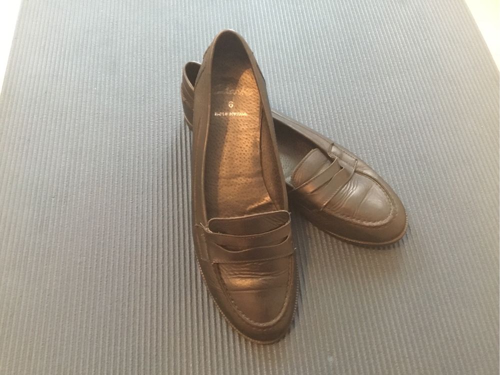 Skórzane  czarne mokasyny z Clarks