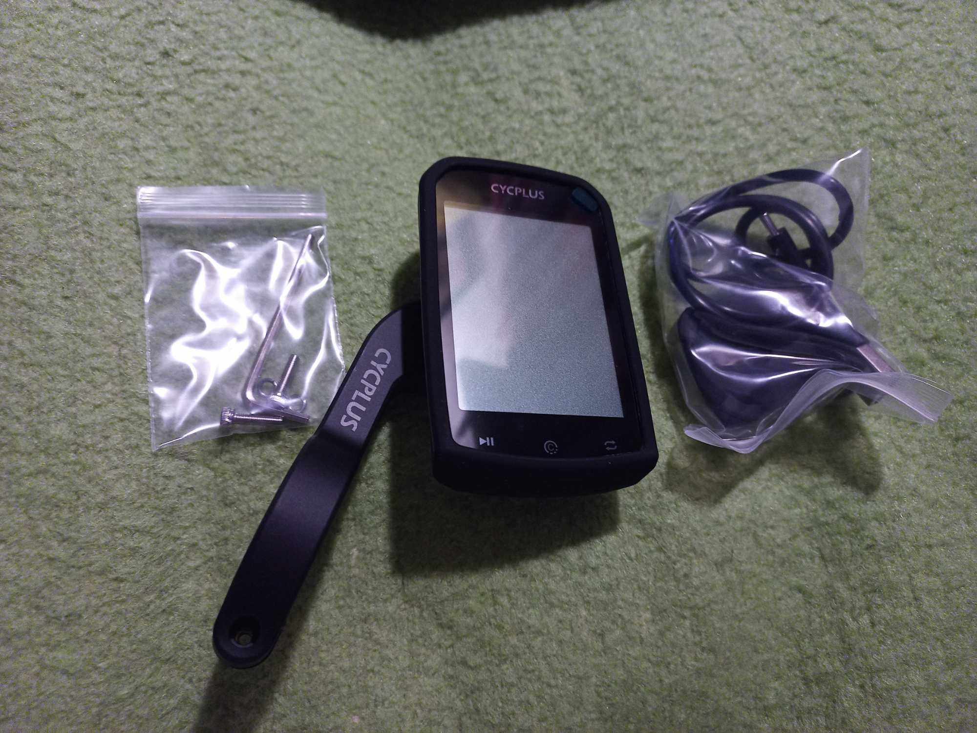 Продам велокомпьютер CYCPLUS M 1, с GPS и BLUETOOTH + защитное стекло