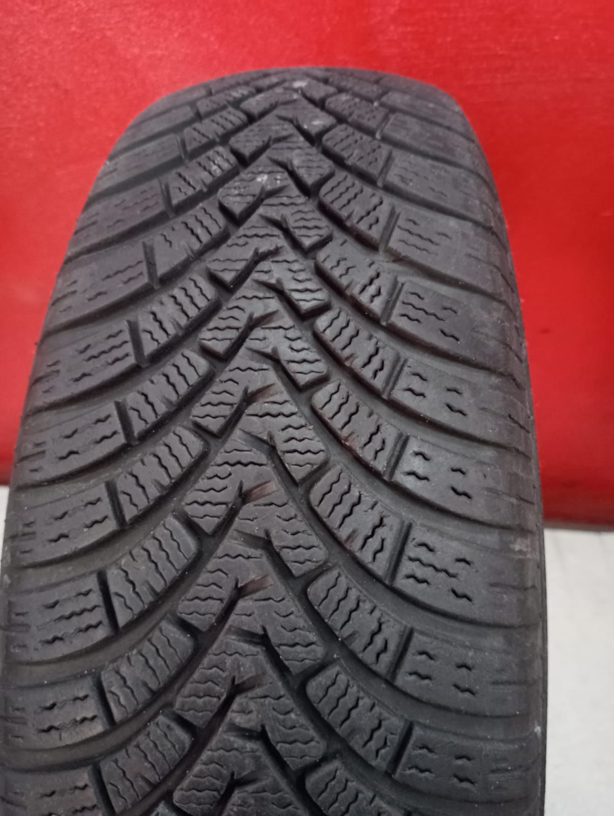 Opona 195/65/15 falken Eurowinter