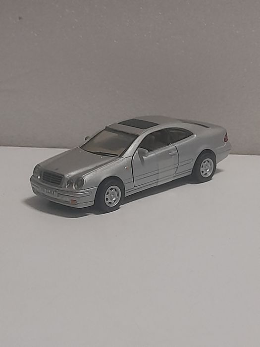 Mercedes-benz clk320 coupé escala 1:43