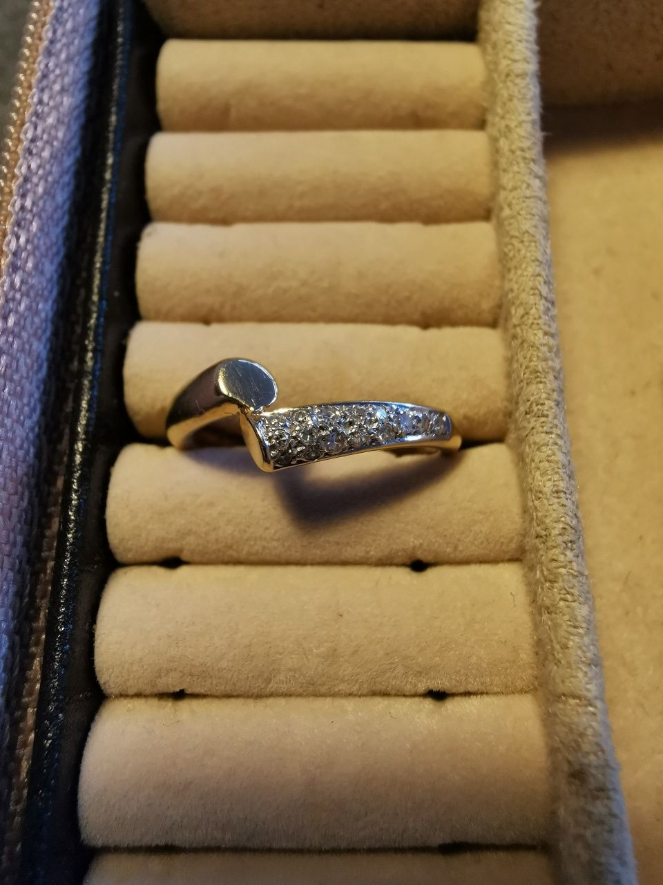 Złoty pierścionek z diamentami certyfikat złoto 585 diamenty rozm. 12