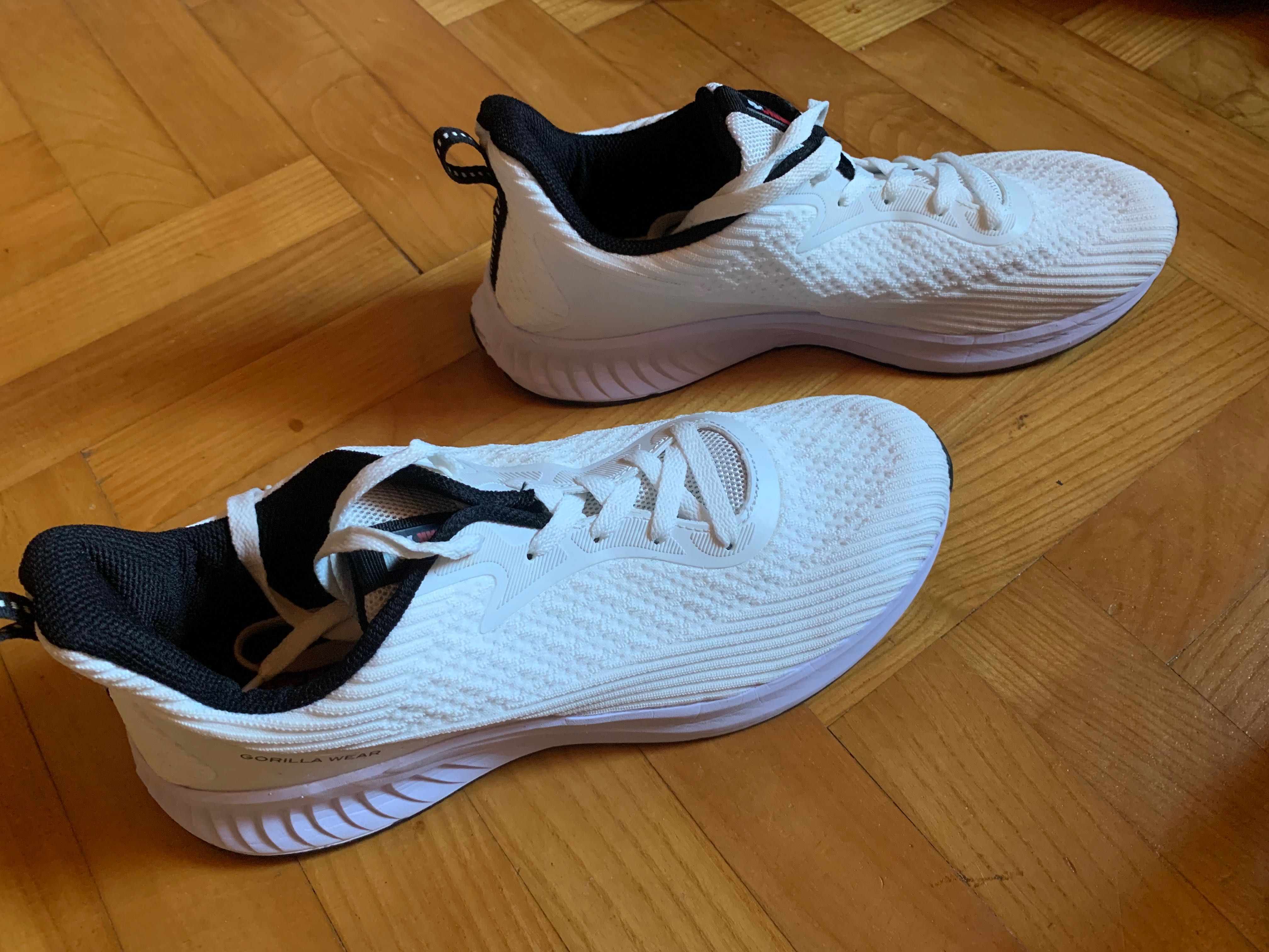 Milton Training Shoes - białe buty treningowe