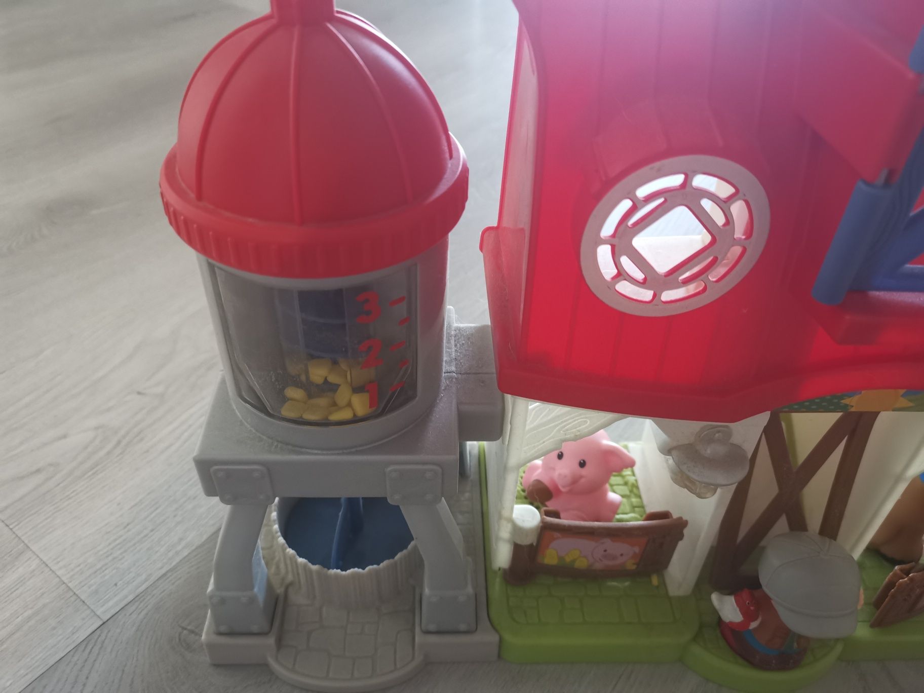 Quinta fisher price little people Quinta que fala e cuida dos animais