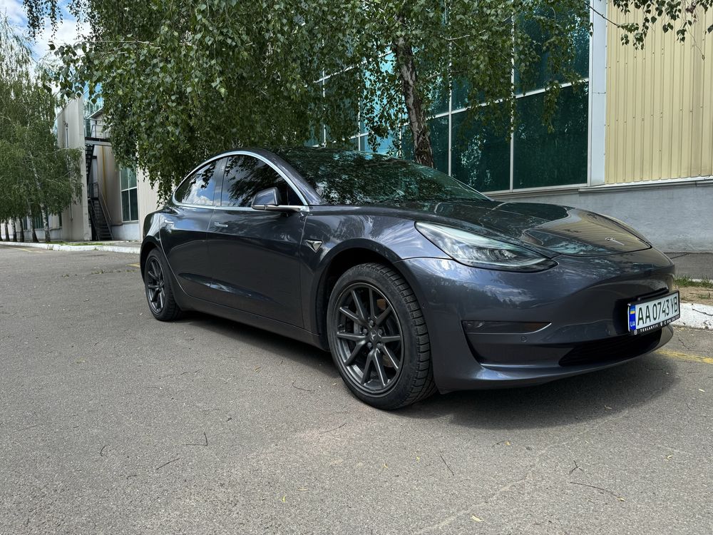 Tesla model 3 2019