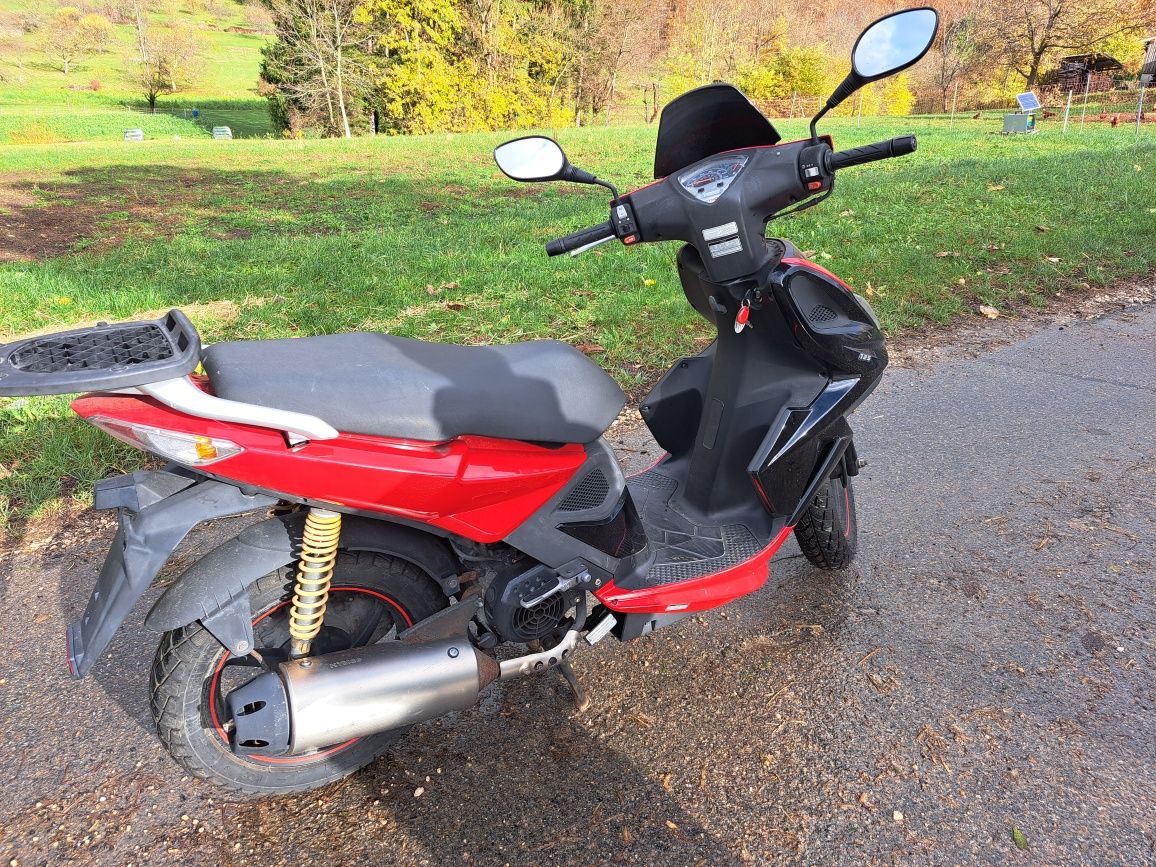 Скутер KYMCO SUPER 8 125 рік 2011