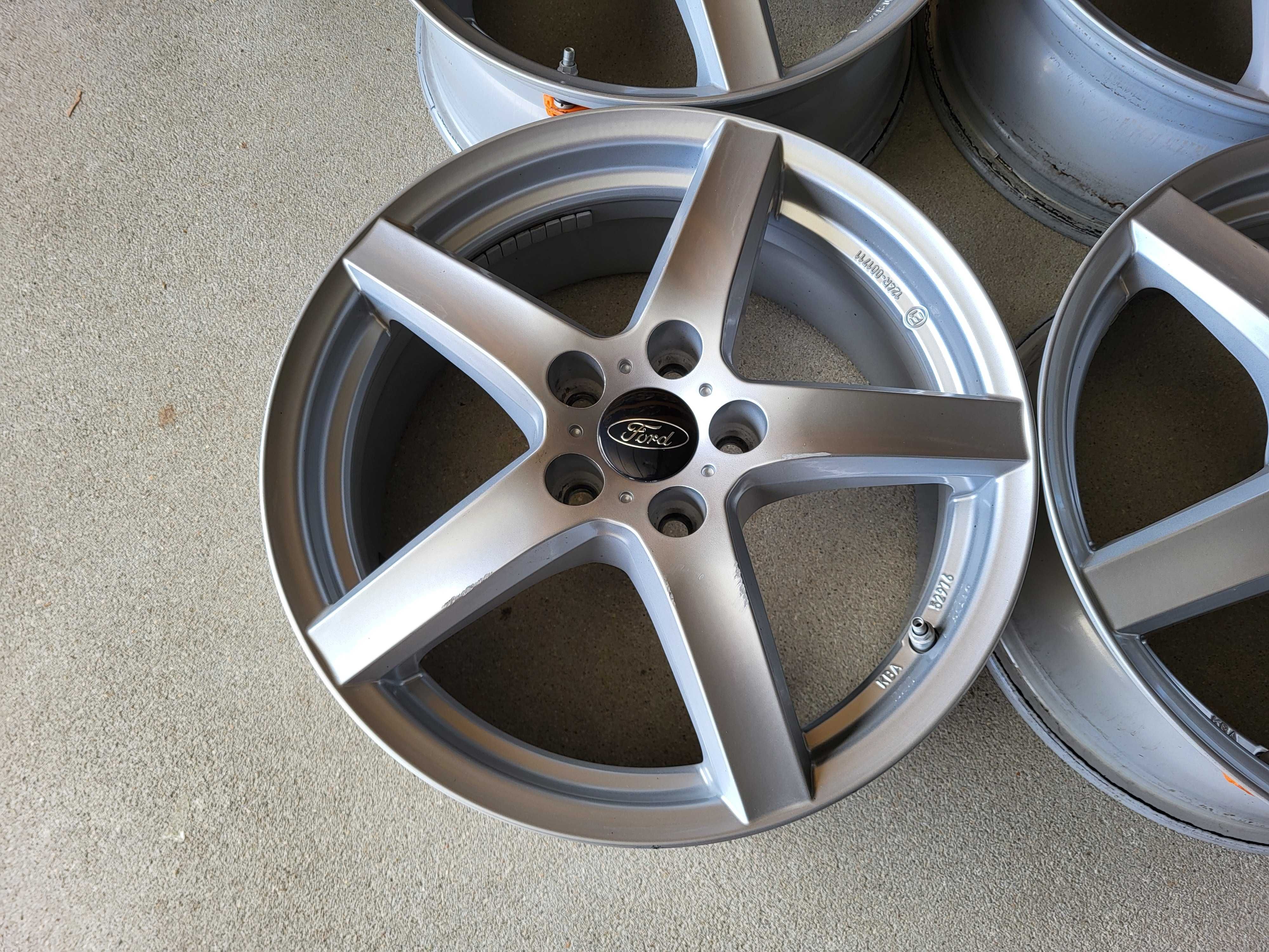 [821] Felgi aluminiowe FORD 17 Cali 5x108 S-max KUGA GALAXY +Czujniki