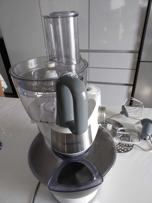 Robô de cozinha completo, batedeira, mistura, amassa,