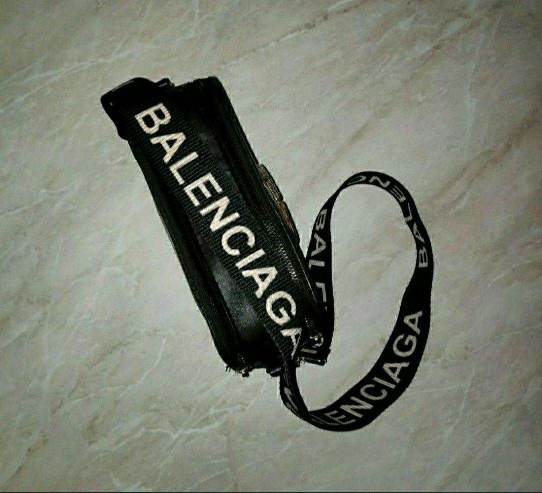 Чорна сумка Balenciaga