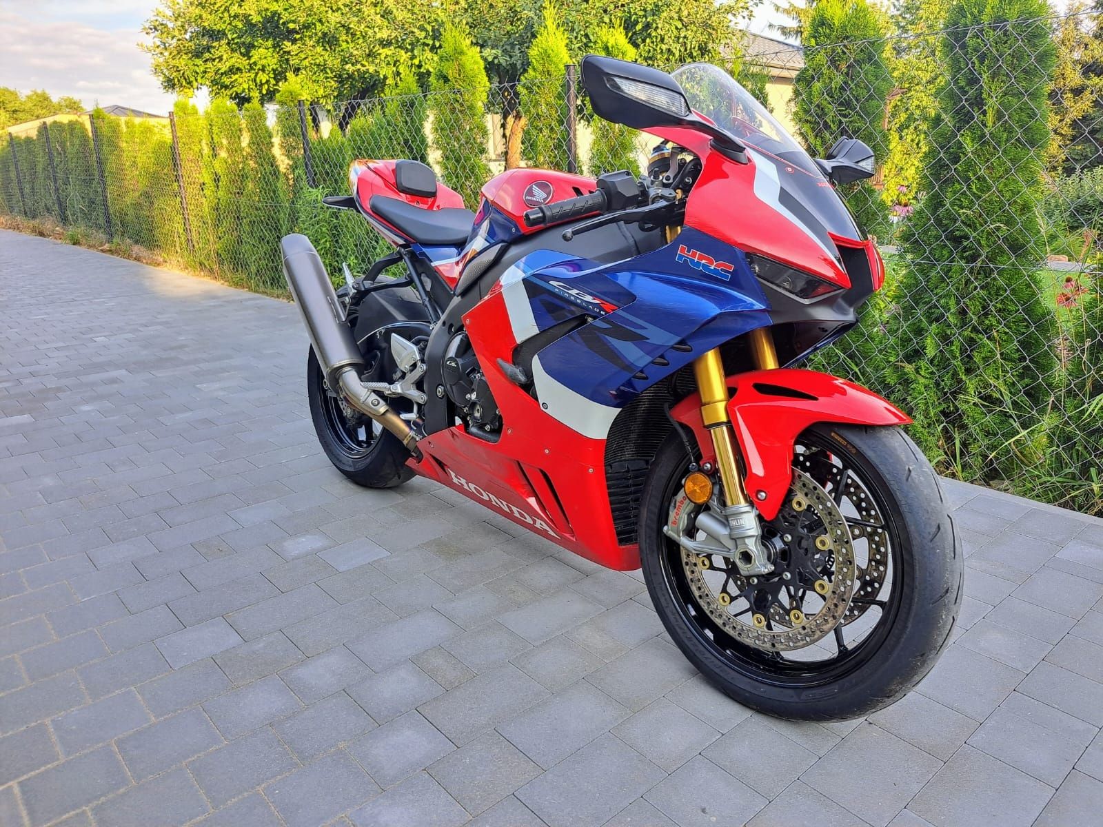 CBR 1000 rr-r SP Fireblade, R1, S1000RR, Panigale, GSXR, ZX10R