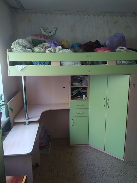 Ліжко- горище дитяча стінка