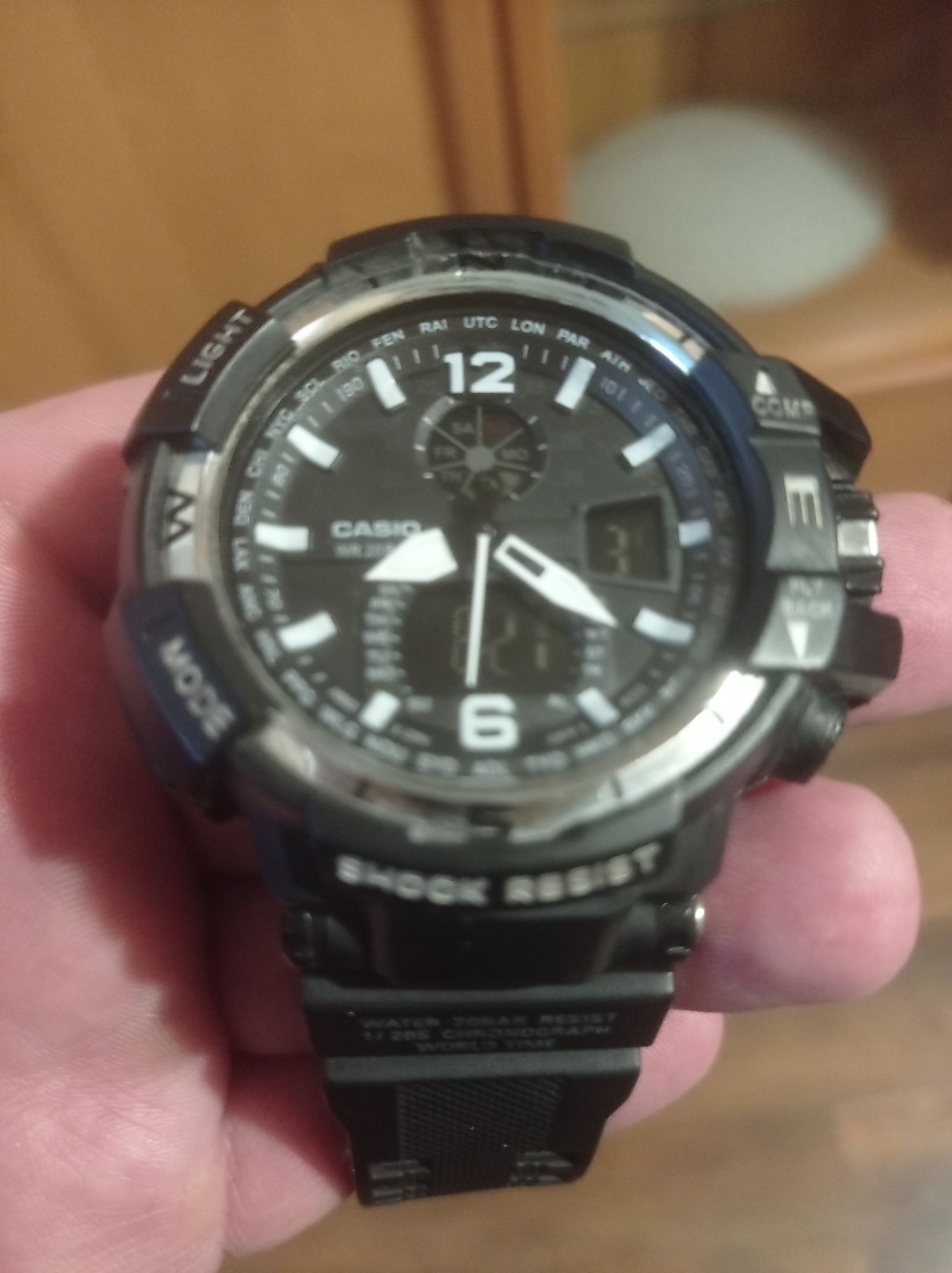 Часы casio G-shock gw 1000