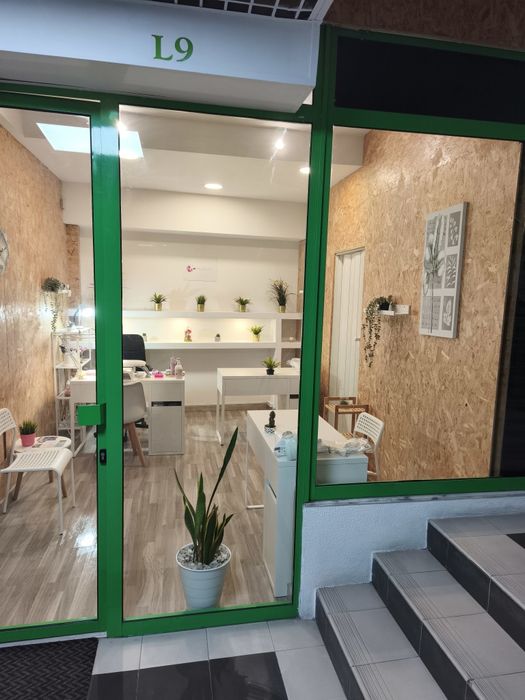 Aluga-se Mesa trabalho manicure