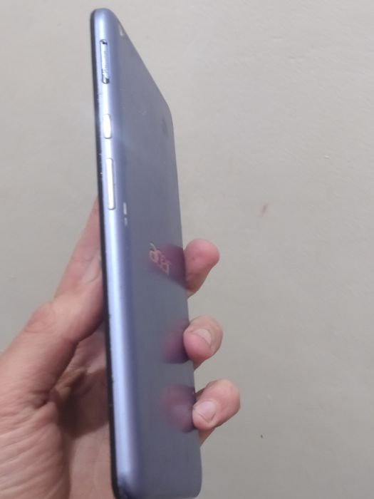 Acer icona talk S a1-724

На запчасти