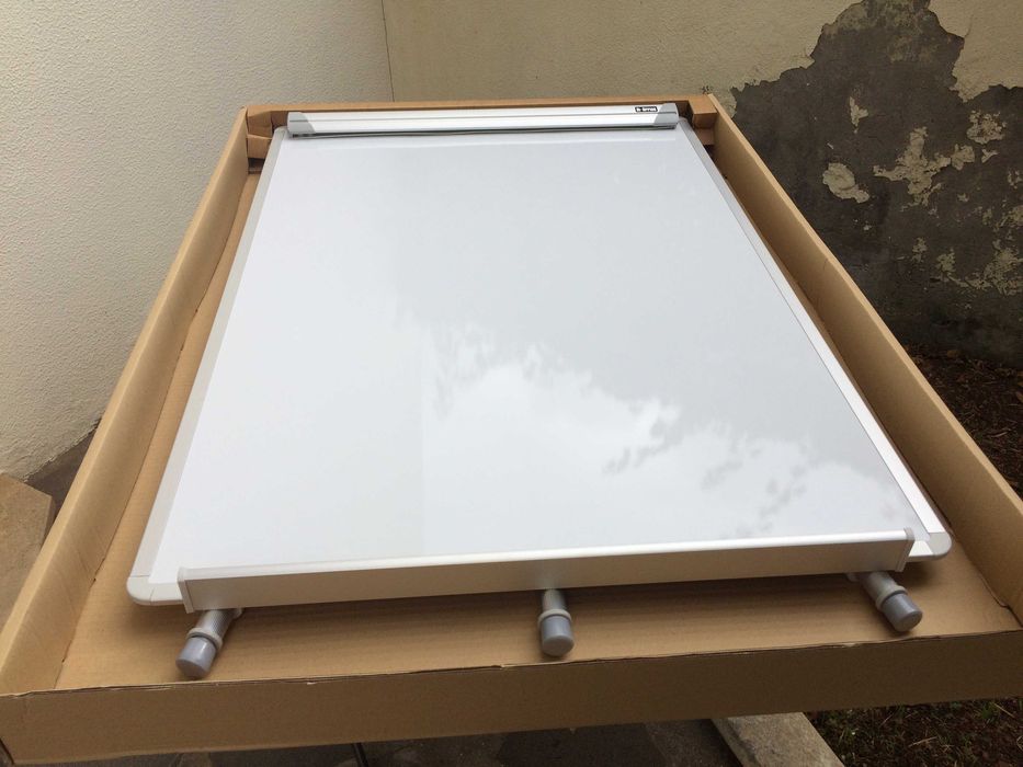 Cavalete Tripé elegante, ideal p/ as suas conferências!