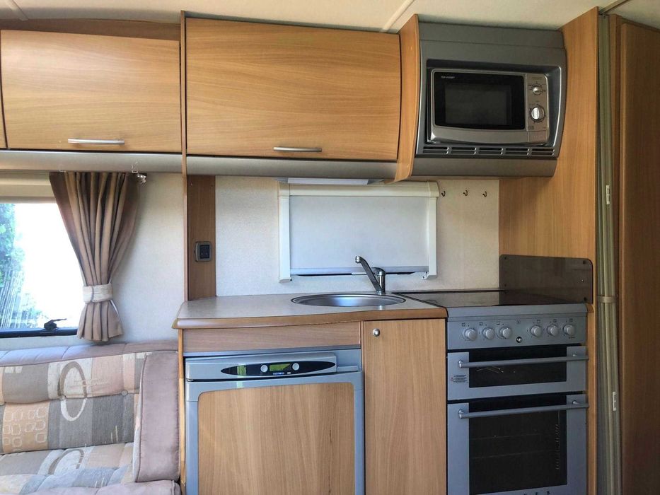 caravana Swift de eixo duplo