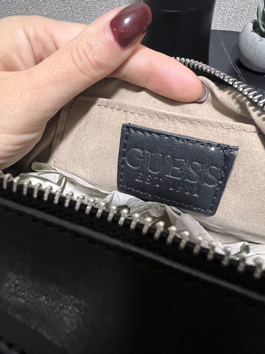 Сумка кросбоді Guess