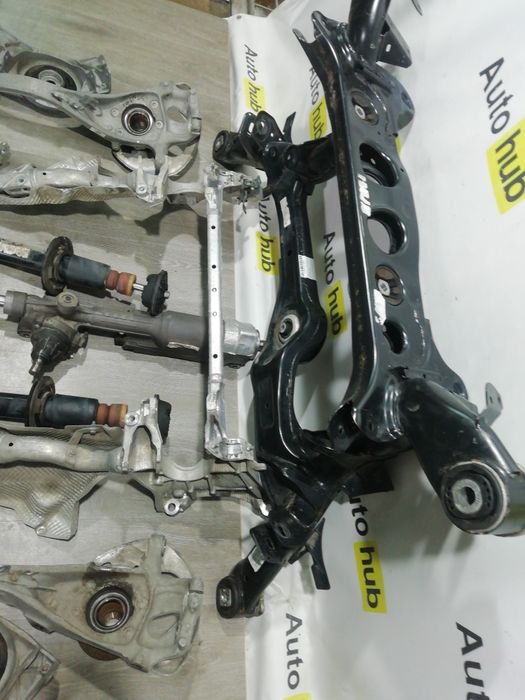 Подрамник Porsche Macan кулак рычаг в наличии в Киеве