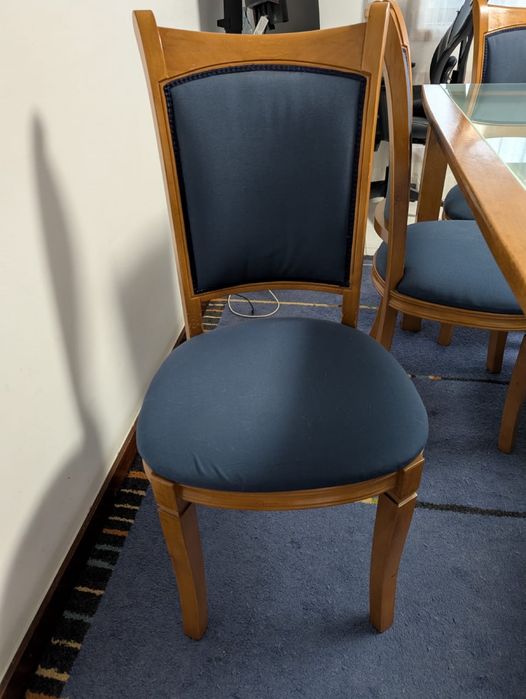 Mesa sala jantar madeira com vidro fosco + 6 cadeiras forradas