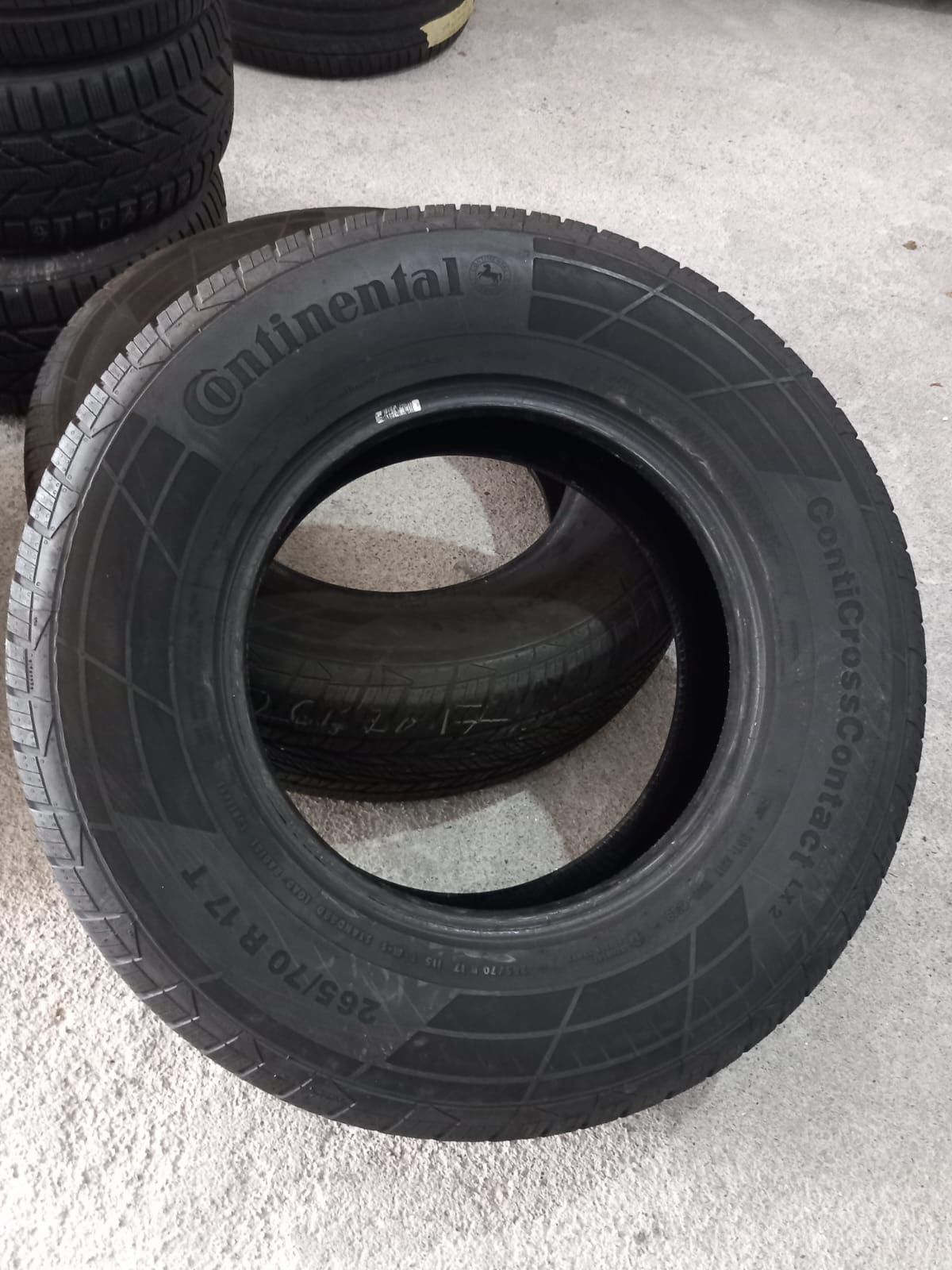 2 pneus 265/70R17 Continental seminovos