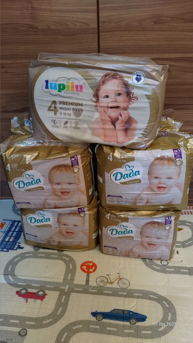 Mega paka pampersów Dada 4