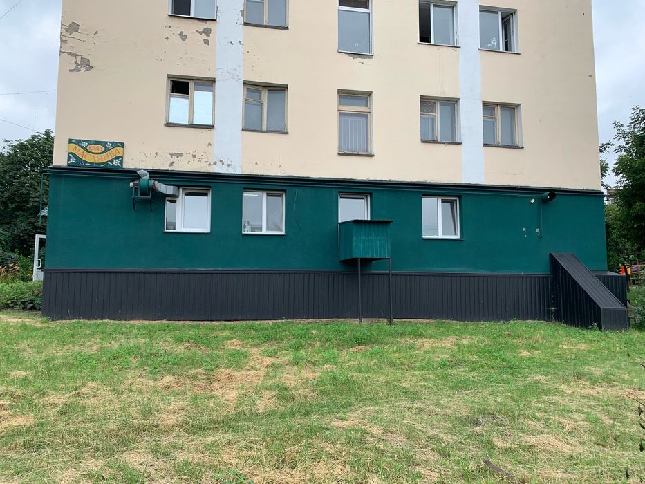 В центрі міста Прилук продам  цокольне приміщення .