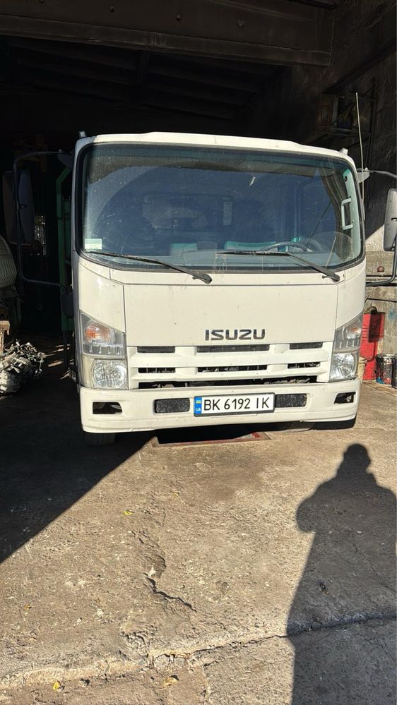 Isuzu NPR 75HD эвакуатор
