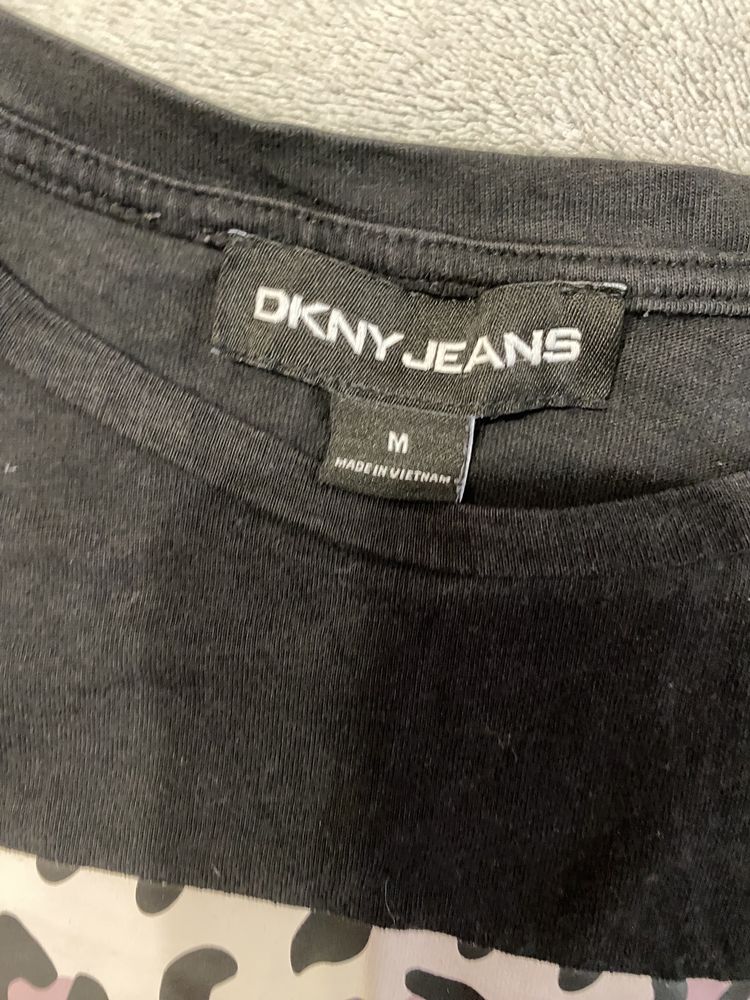 Футболка DKNY, розмір М