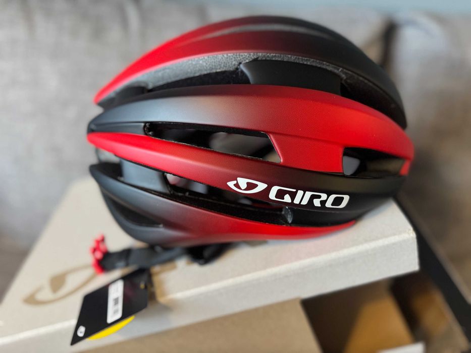 Kask rowerowy GIRO Synthe MIPS II - NOWY
