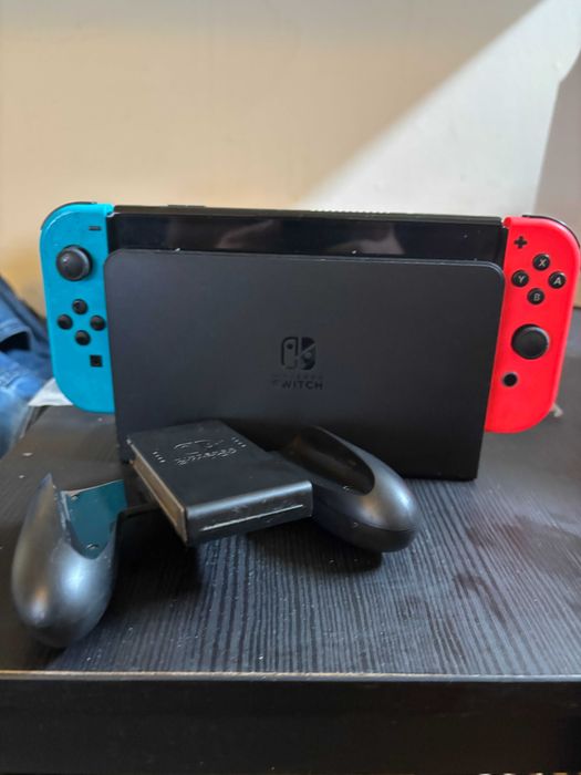 Nintendo Switch OLED – Excelente estado – Com caixa e acessórios