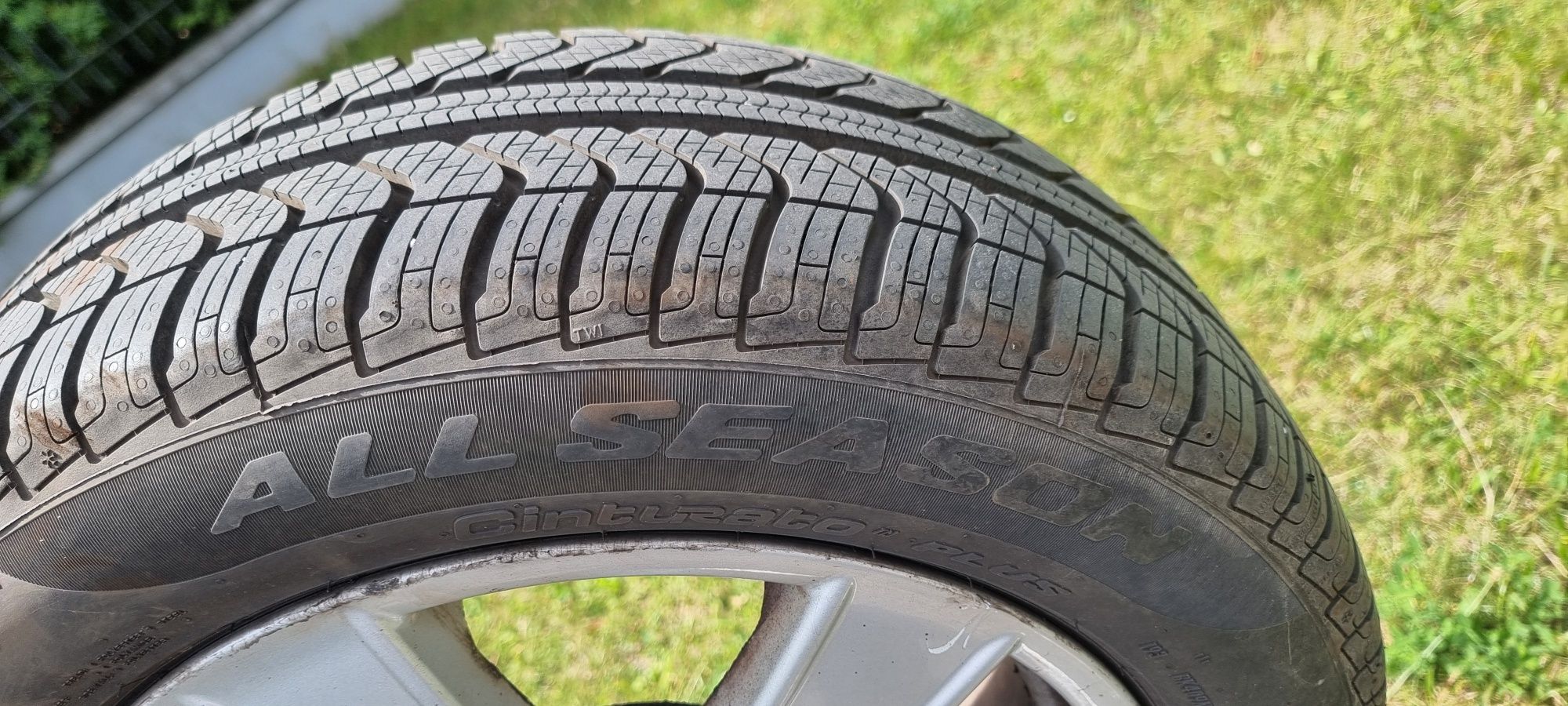 Koła PIRELLI Cinturato 205/55/16R jak nowe Toyota Avensis Auris Prius