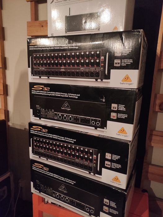 Behringer S32 (Novas)