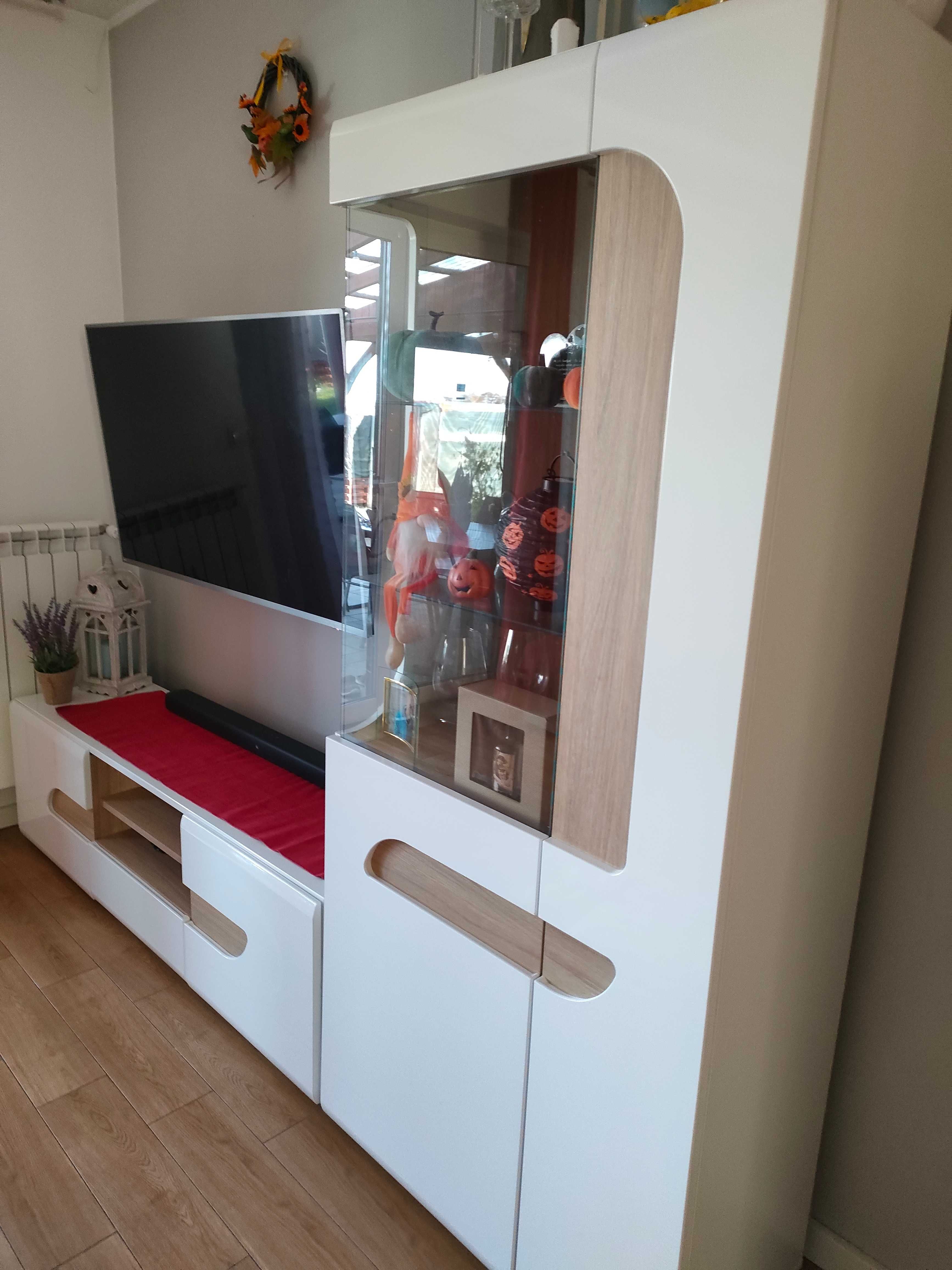 Witryna i komoda pod tv Konsimo + stolik kawowy