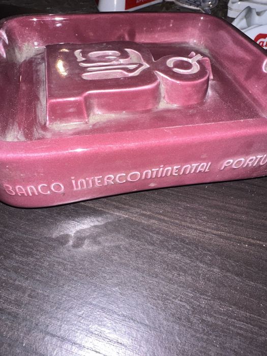 Cinzeiro antigo do banco intercontinental