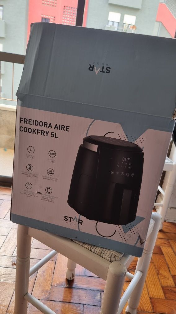 Vendo air fryer.