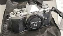 Aparat Olympus OM-D E-M5II komplet pudełko, stan idealny, lampa błysk