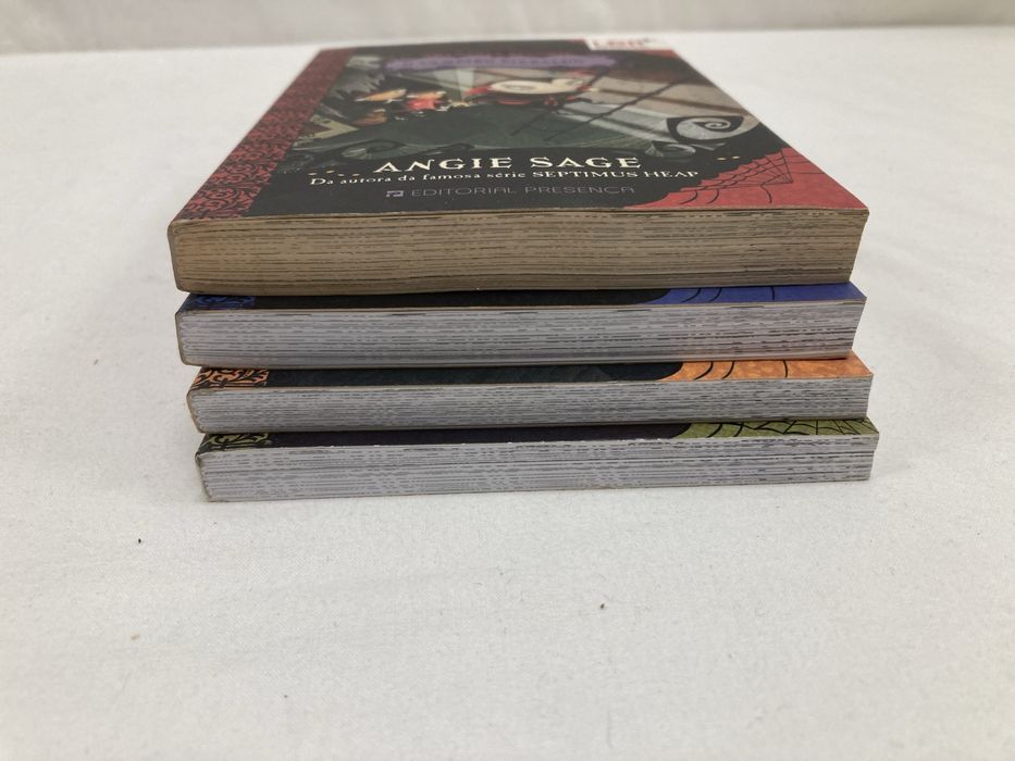 4 Livros Araminta Spookie