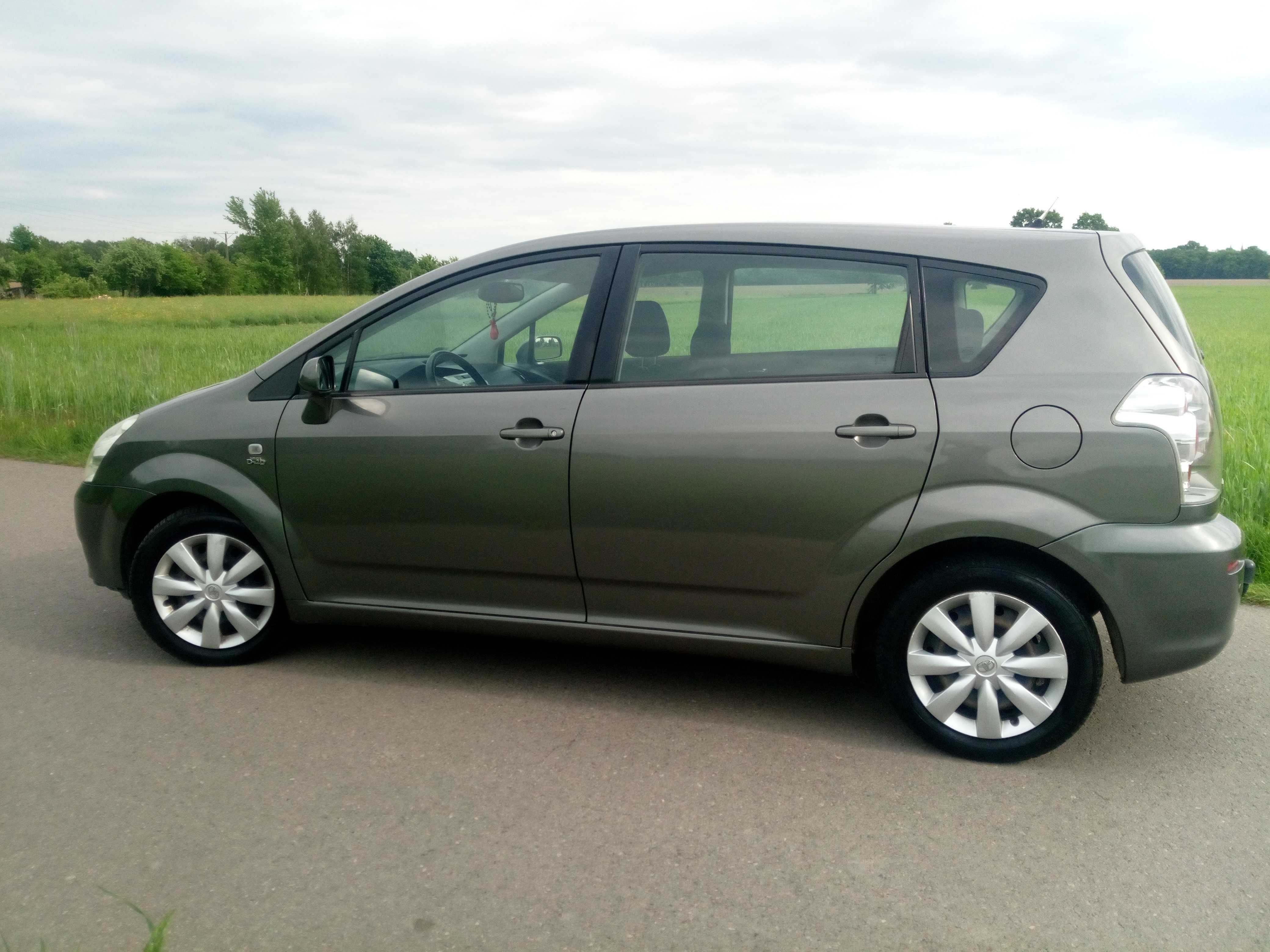 Ładna Toyota 2.0 diesel klima elektryka super stan