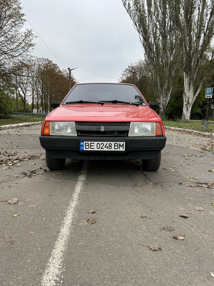 Автомобіль Ваз 2108