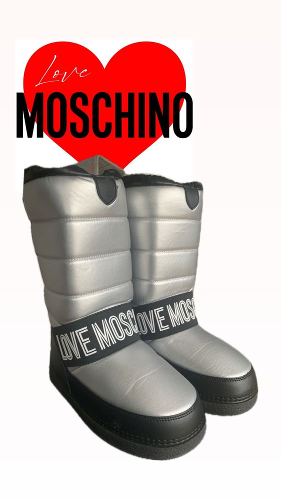 Продам дутики (сапоги) жіночі Love Moschino