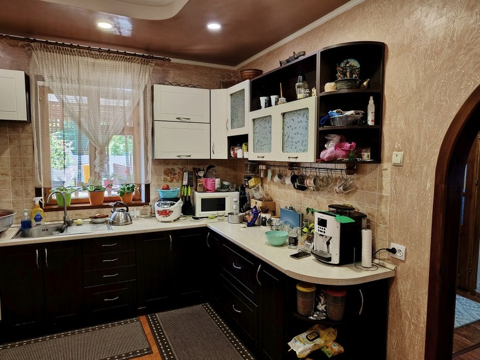 Продається двоповерховий будинок у місті васильків