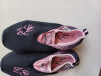 Buty na plażę kamienistą r. 34 jak nowe