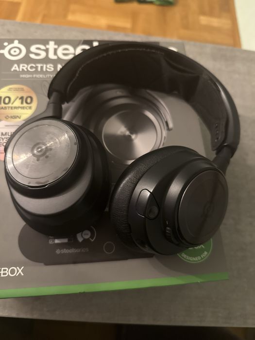 Sluchawki arctis nova pro wireless z dodatkiem xbox