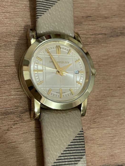 Женские часы Burberry, б/у