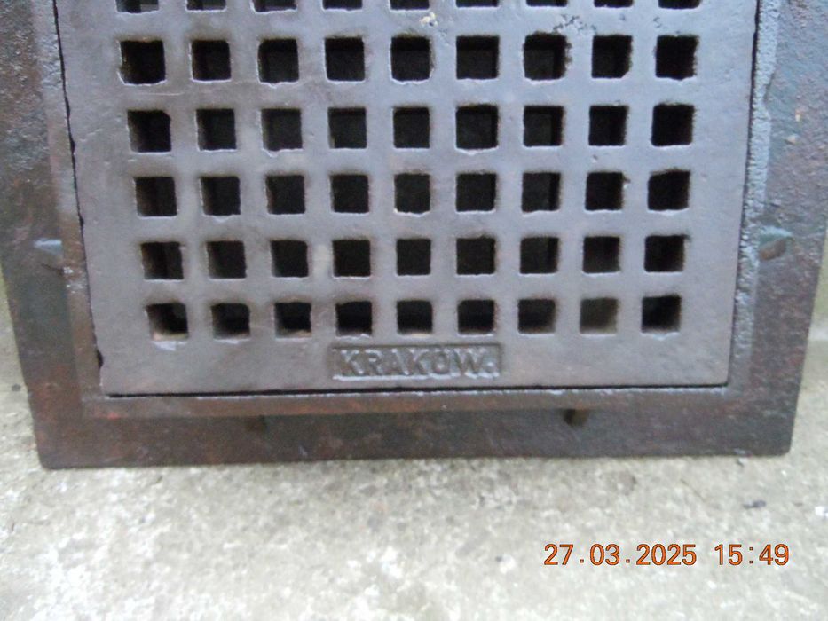 Zabytkowa kratka deszczowa drogowa burzowa żeliwna Zieleniewski Kraków