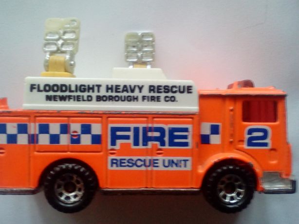 Продам модель пожарной машины фирмы MATCHBOX