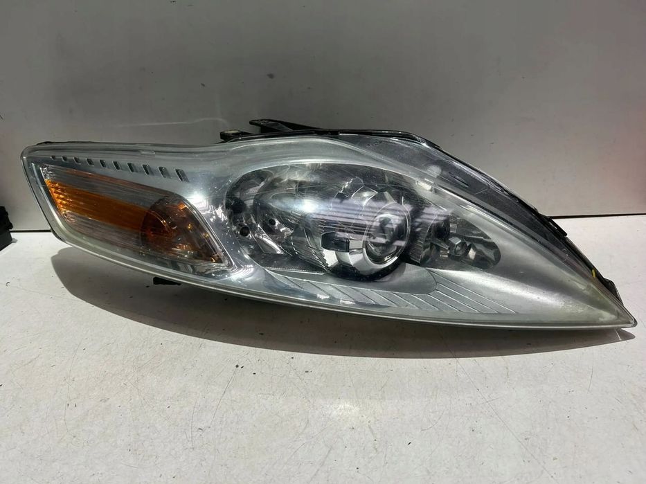 Lampa, reflektor Ford Mondeo MK IV 2009 xenon