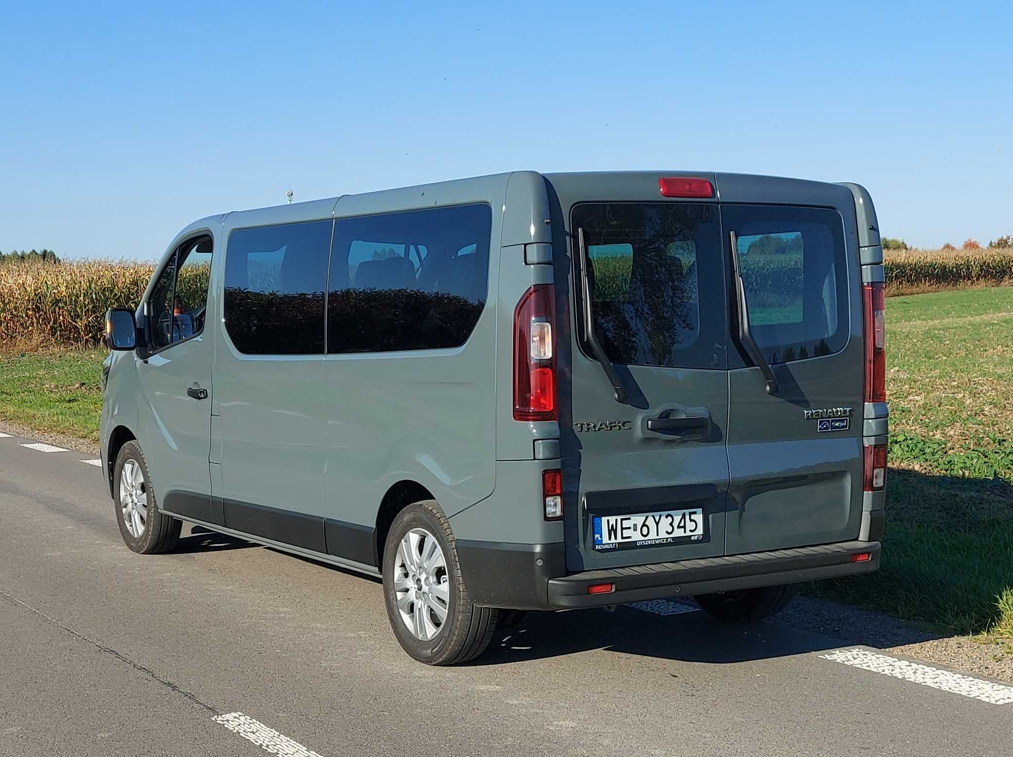 Do wynajęcia Renault Trafic AUTOMAT, ISOFIX, LONG. Wynajem bus 9 os.