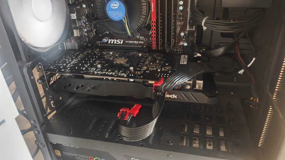 ASRock RX 570 8 GB Phantom Gaming D на пломбі краще 470 480 почти 580