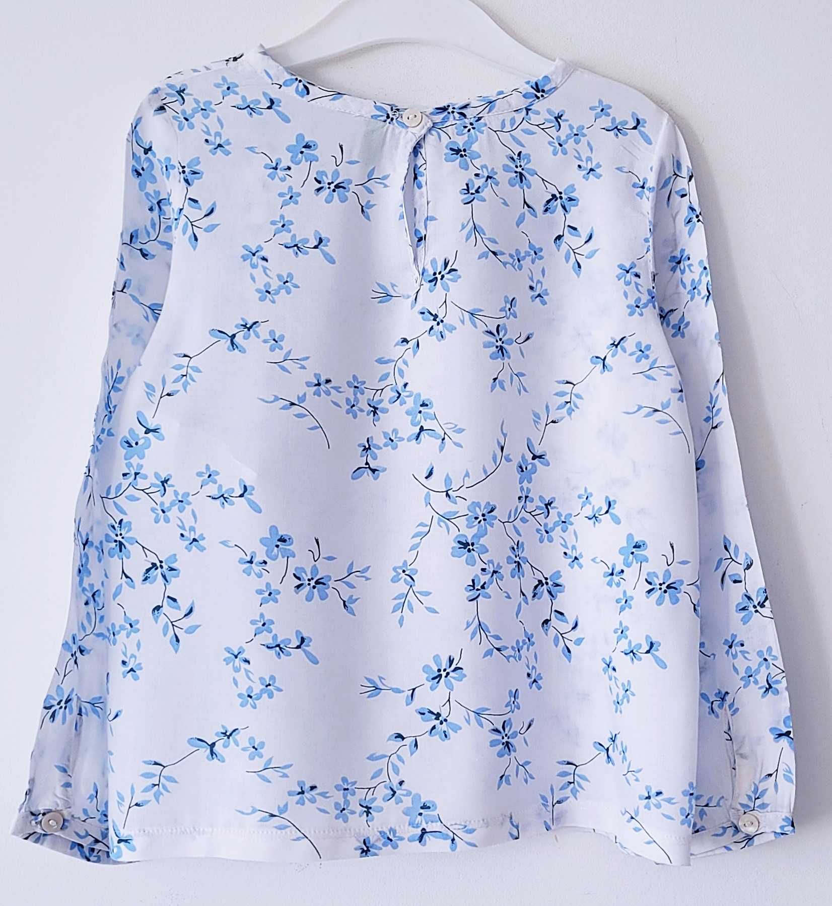 Biała bluzka w niebieskie kwiaty Benetton 110/116