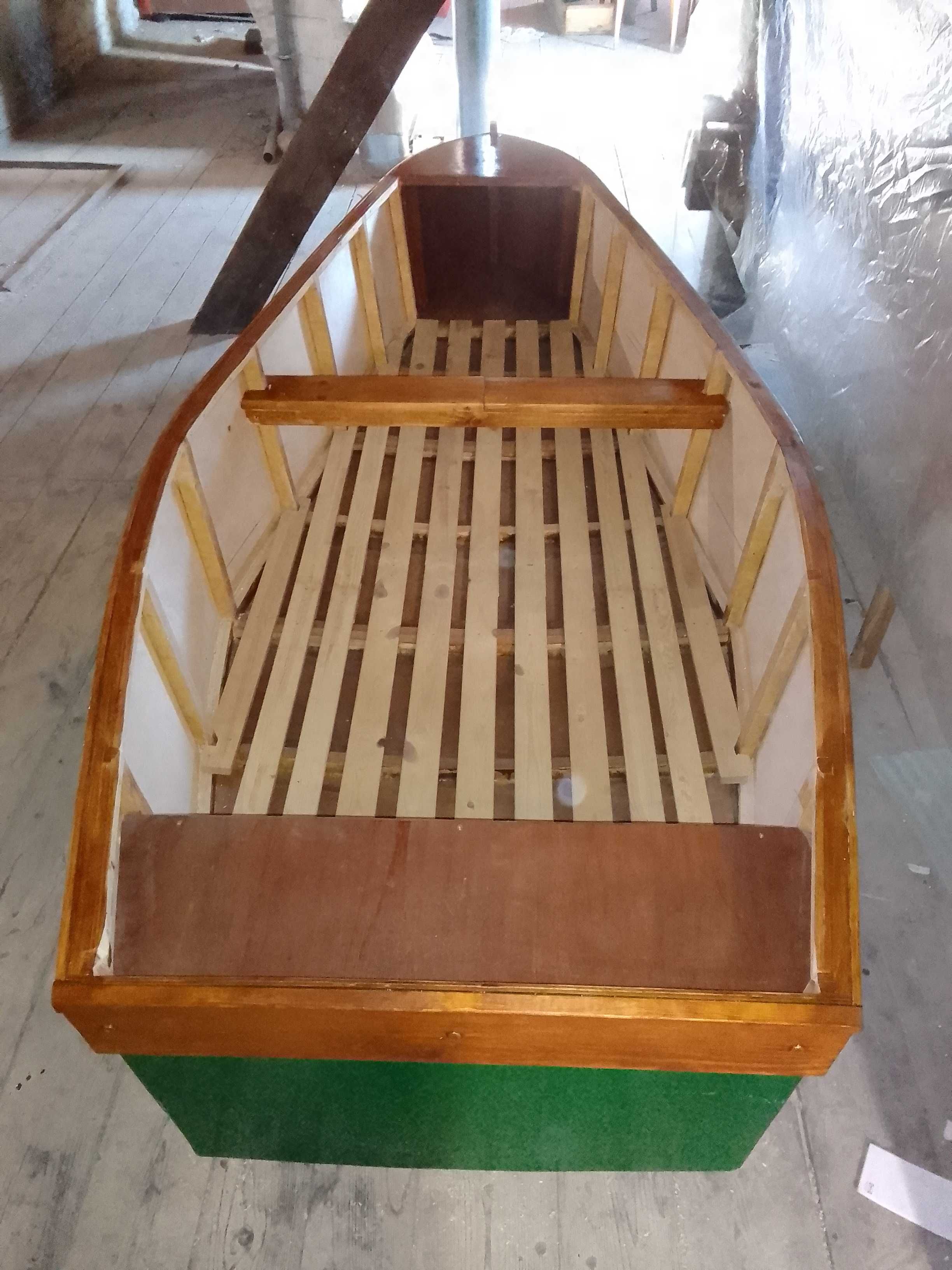 Łódka drewniana wędkarsko turystyczna